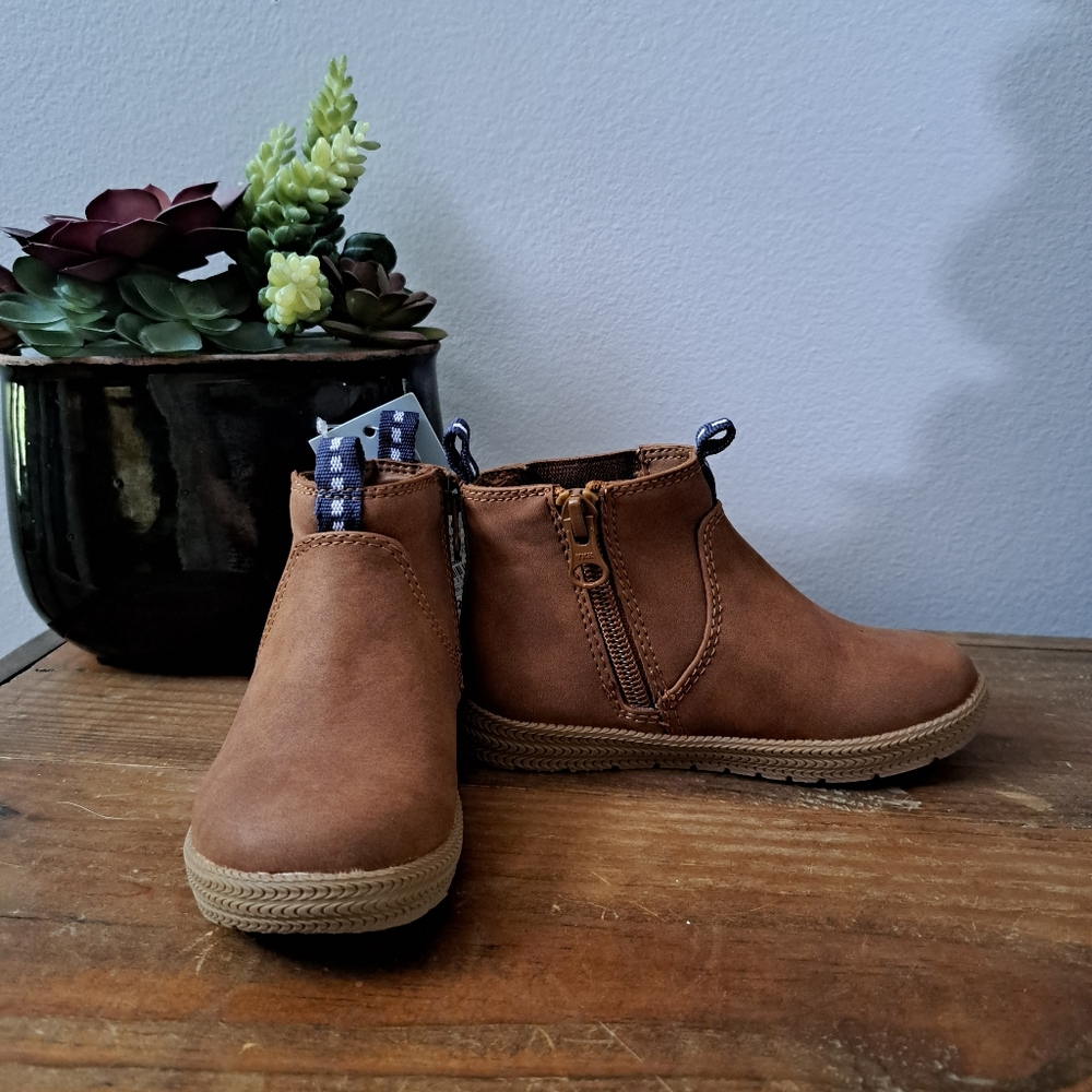 Brand new in box toddler boy brown Esteban boots size 8 Cat and Jack from Target